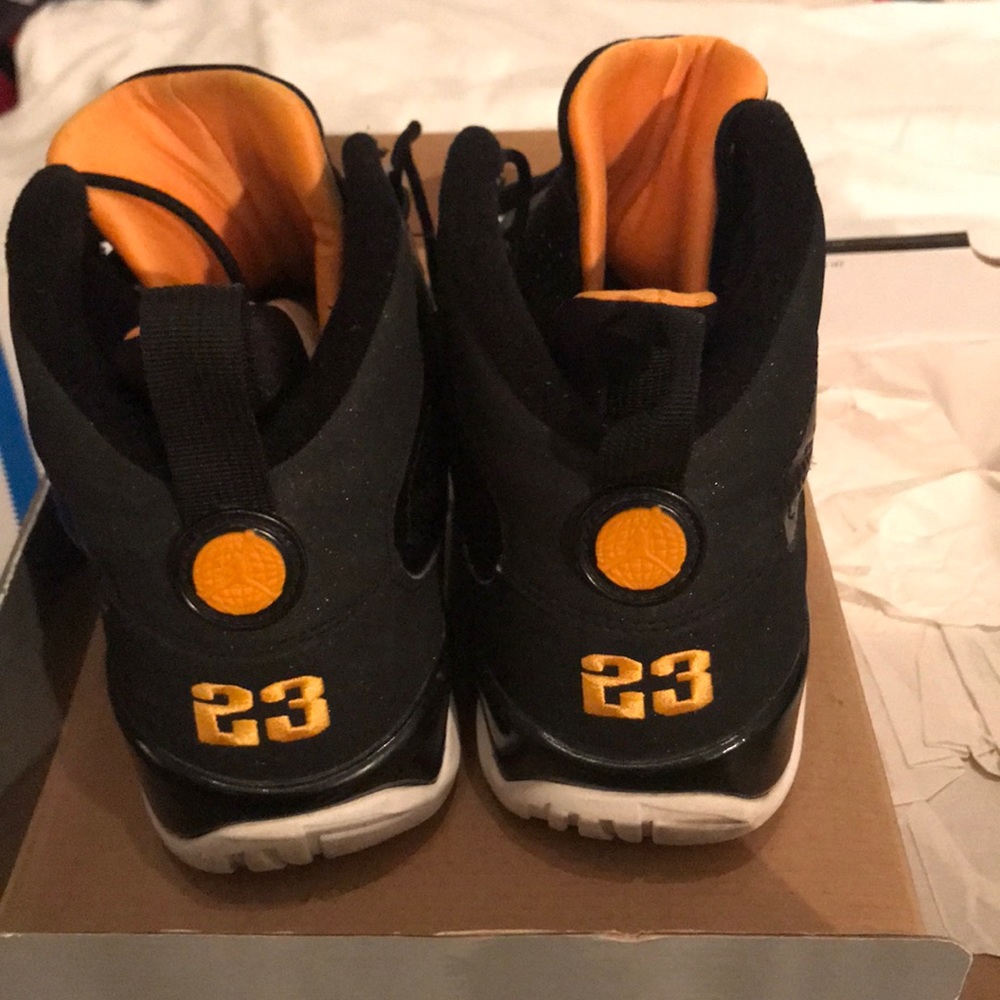 ‘Citrus’ Retro 9 Jordans